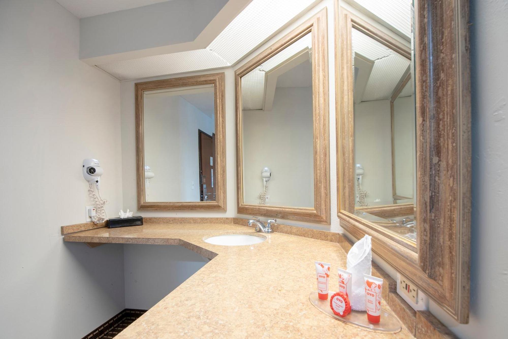 Oyo Townhouse Houston Airport North Ξενοδοχείο Εξωτερικό φωτογραφία